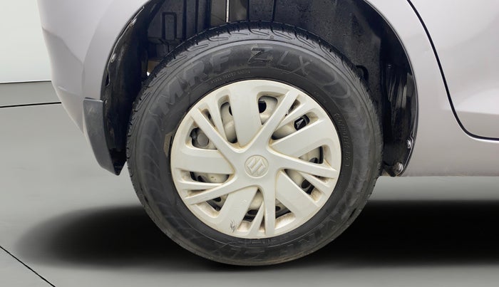 2015 Maruti Swift LXI (O), Petrol, Manual, 99,344 km, Right Rear Wheel
