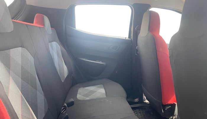 2021 Renault Kwid RXT 1.0 (O), Petrol, Manual, 41,310 km, Right Side Rear Door Cabin