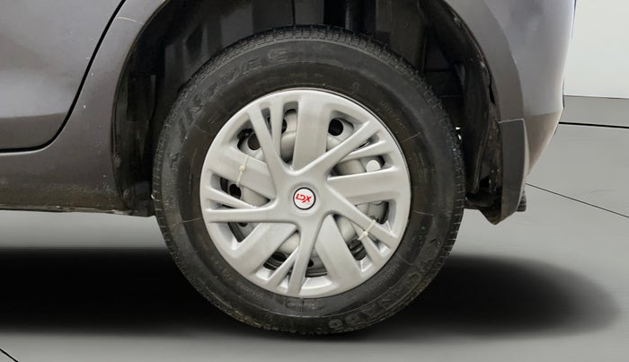 2017 Maruti Swift LXI (O), Petrol, Manual, 89,681 km, Left Rear Wheel