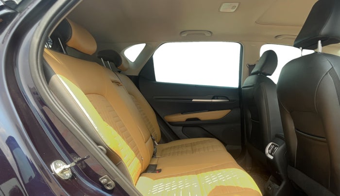 2024 KIA SONET 	 HTX 1.0 TURBO DCT, Petrol, Automatic, 26,836 km, Right Side Rear Door Cabin