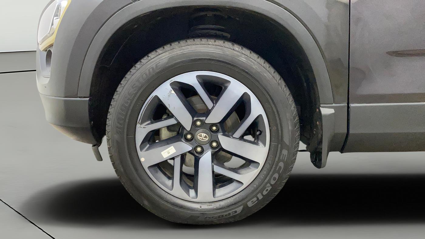 2023 Tata Safari XZA PLUS GOLD, Diesel, Automatic, 39,443 km, Left Front Wheel