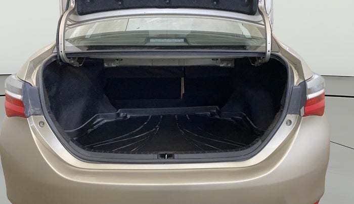 2018 Toyota Corolla Altis VL CVT PETROL, Petrol, Automatic, 1,24,098 km, Boot Open Zoomed View