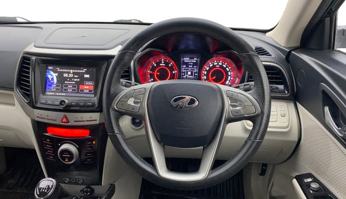 2022 Mahindra XUV300 W8 (O) 1.5 DIESEL, Diesel, Manual, 23,722 km, Steering Wheel Close Up