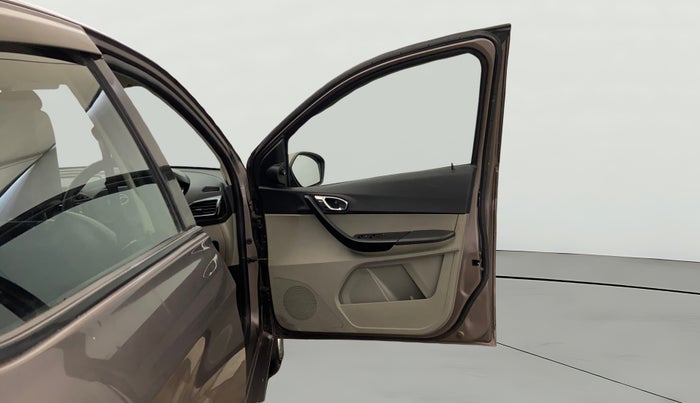 2018 Tata Tiago XZ PETROL, Petrol, Manual, 63,748 km, RHS Front Door