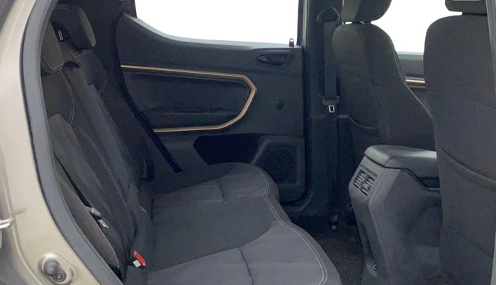 2021 Renault Kiger RXT MT, Petrol, Manual, 33,193 km, Right Side Rear Door Cabin