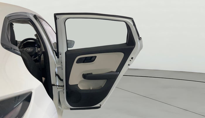 2024 Tata ALTROZ XM Plus (S) Diesel, Diesel, Manual, 7,765 km, RHS Rear Door