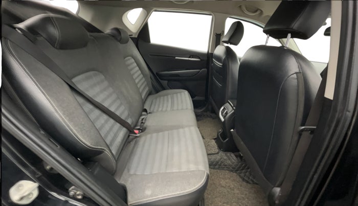 2022 KIA SONET HTK PLUS 1.2, Petrol, Manual, 53,210 km, Right Side Rear Door Cabin