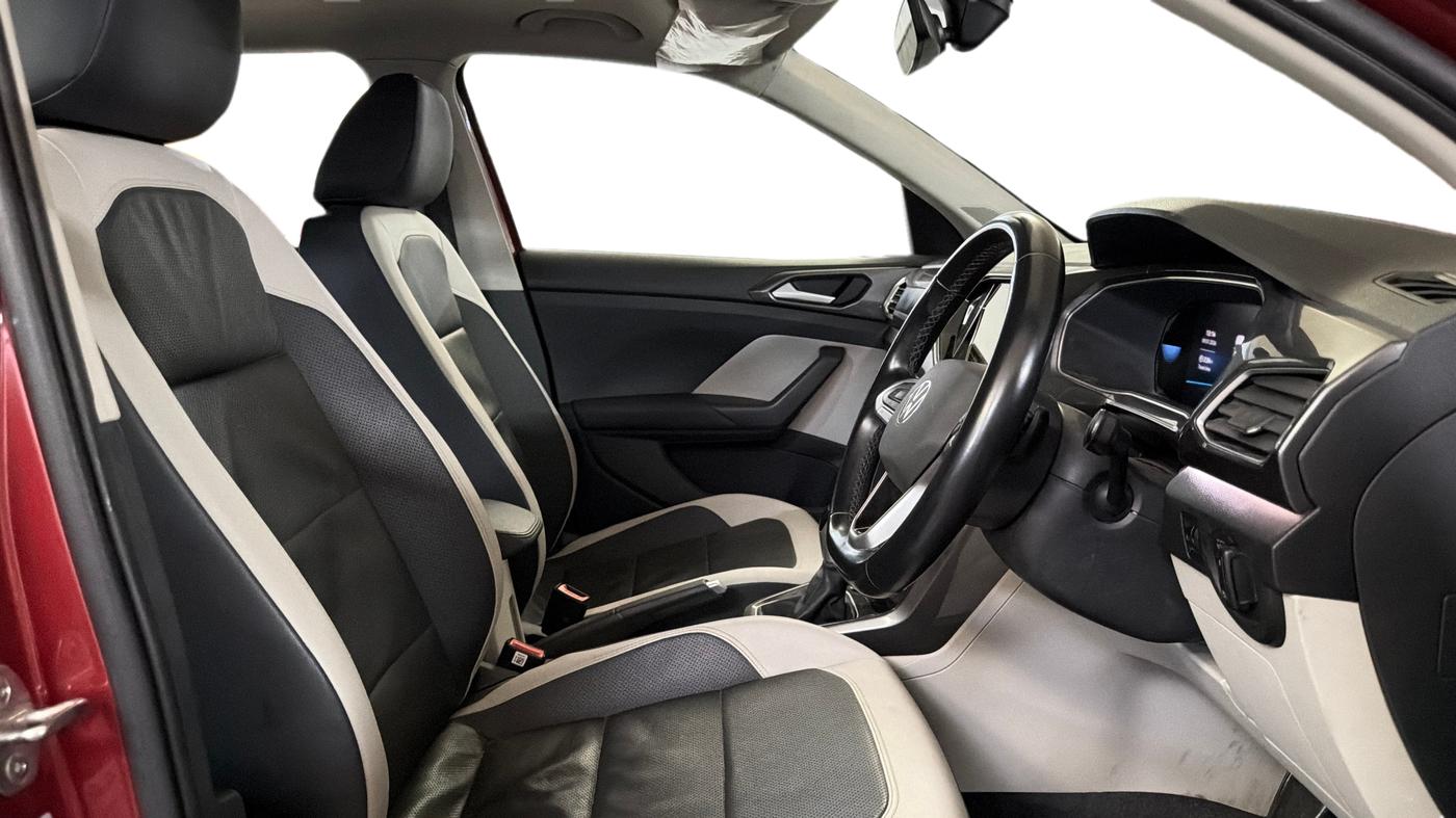 2022 Volkswagen TAIGUN TOPLINE 1.0 TSI AT, Petrol, Automatic, 43,980 km, Right Side Front Door Cabin