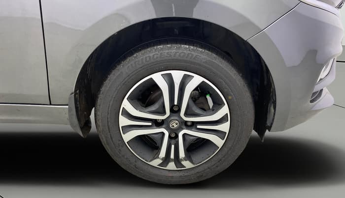 2024 Tata TIGOR XZ PLUS CNG, CNG, Manual, 28,792 km, Right Front Wheel