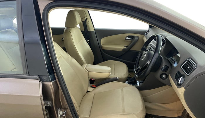2015 Volkswagen Vento HIGHLINE PETROL AT, Petrol, Automatic, 51,090 km, Right Side Front Door Cabin