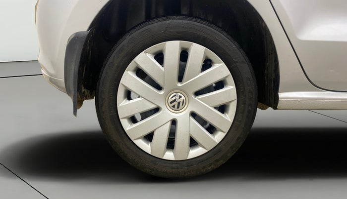 2014 Volkswagen Polo COMFORTLINE 1.5L, Diesel, Manual, 1,13,971 km, Right Rear Wheel