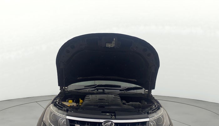 2018 Mahindra XUV500 W11 (O) AT, Diesel, Automatic, 24,675 km, Open Bonet