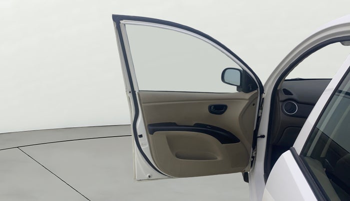 2016 Hyundai i10 MAGNA 1.1, CNG, Manual, 91,634 km, LHS Front Door