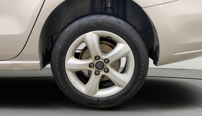 2013 Skoda Rapid AMBITION 1.6 TDI CR MT PLUS, Diesel, Manual, 1,04,812 km, Left Rear Wheel