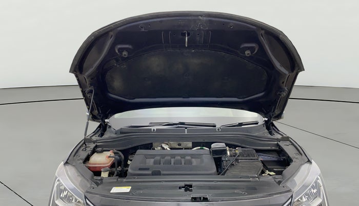 2022 Mahindra XUV700 AX 7 LUXURY D AT 7 STR, Diesel, Automatic, 30,189 km, Open Bonet