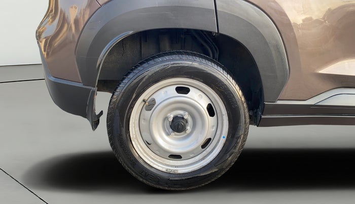 2024 Nissan MAGNITE  XE AMT EZ Shift, Petrol, Automatic, 15,036 km, Right Rear Wheel