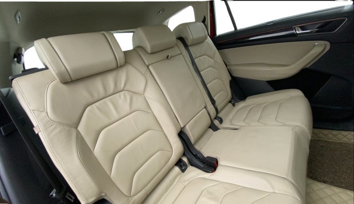 2018 Skoda Kodiaq STYLE 2.0 TDI 4X4 AT, Diesel, Automatic, 86,339 km, Right Side Rear Door Cabin