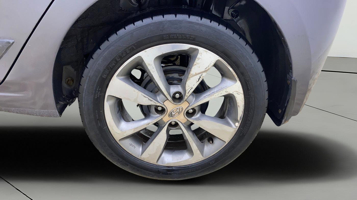 2016 Hyundai Elite i20 ASTA 1.2, CNG, Manual, 1,38,729 km, Left Rear Wheel