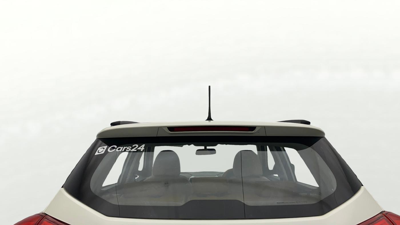 2020 Mahindra XUV300 W6 1.2 PETROL, Petrol, Manual, 15,386 km, Rear Windshield
