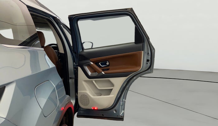 2022 Tata Safari XT PLUS, Diesel, Manual, 39,402 km, RHS Rear Door