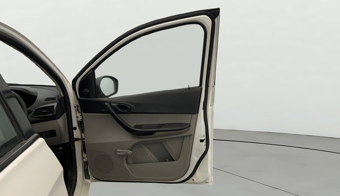 2016 Tata Tiago XE PETROL, Petrol, Manual, 48,084 km, RHS Front Door