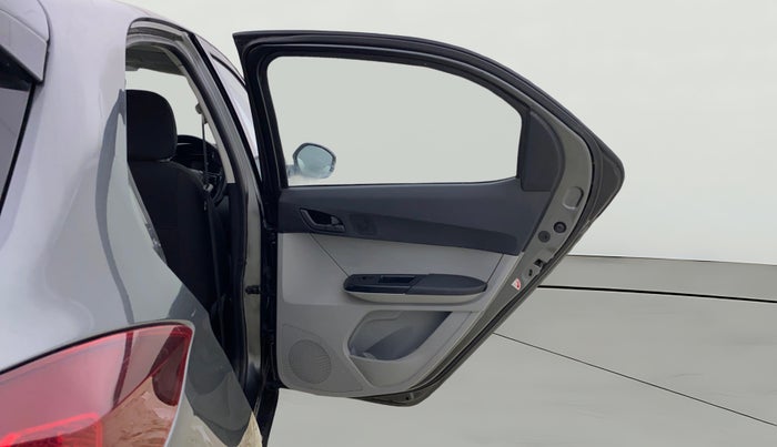 2022 Tata Tiago XT PETROL, CNG, Manual, 81,075 km, RHS Rear Door