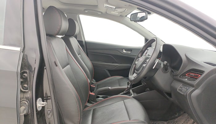 2022 Hyundai Verna SX (O) 1.0 TURBO DCT, Petrol, Automatic, 41,686 km, Right Side Front Door Cabin