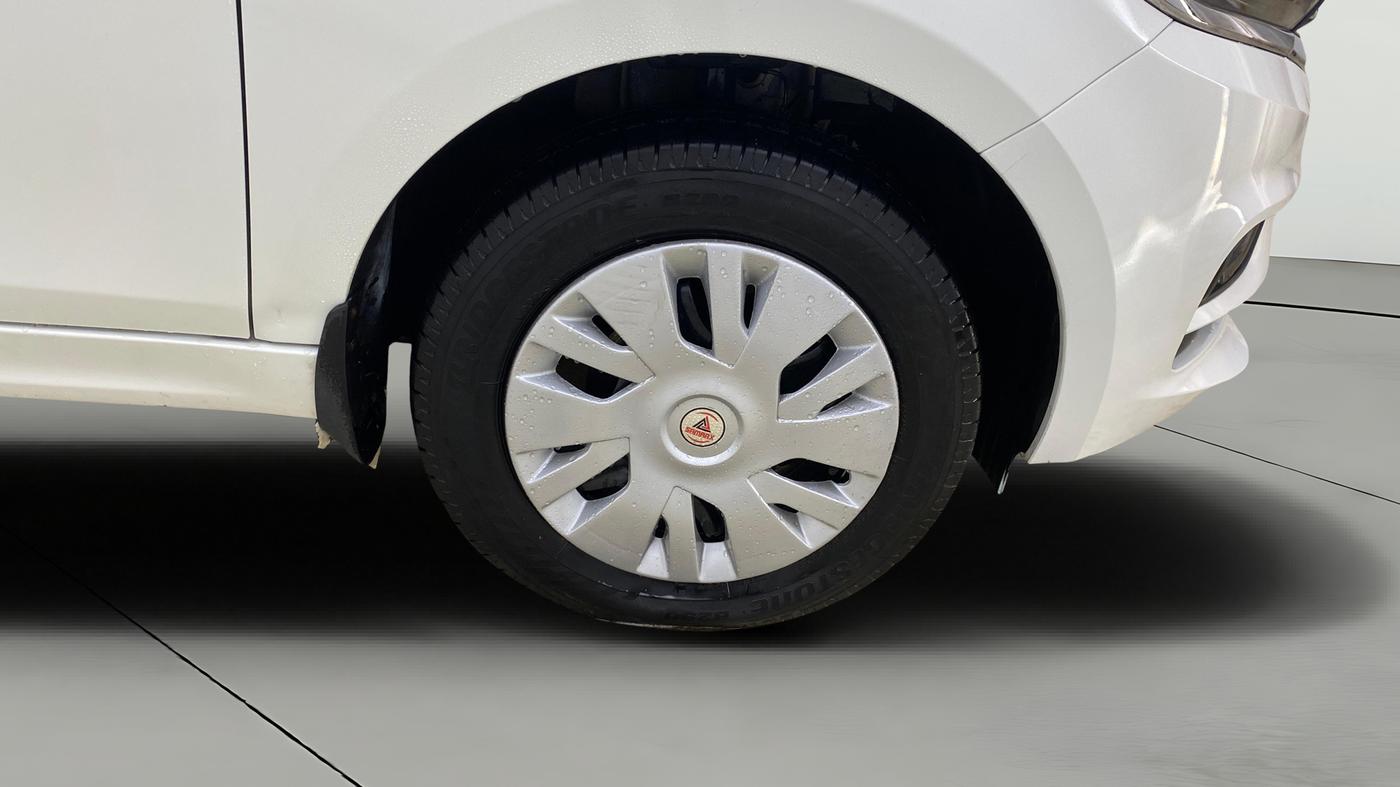 2023 Tata Tiago XT CNG, CNG, Manual, 31,900 km, Right Front Wheel