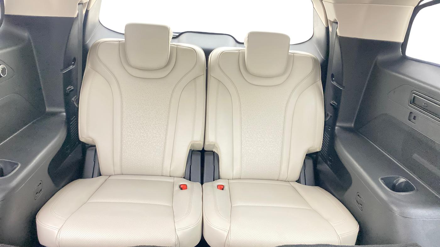 2022 Mahindra XUV700 AX 7 LUXURY D AWD AT 7 STR, Diesel, Automatic, 82,634 km, Third Seat Row ( optional )