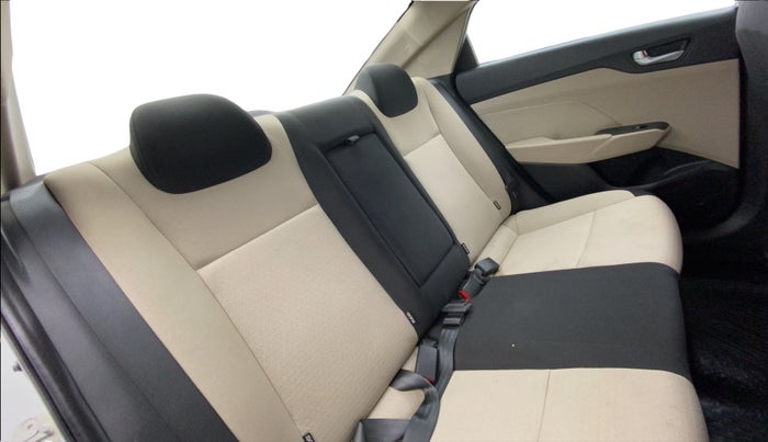 2019 Hyundai Verna 1.6 VTVT SX, Petrol, Manual, 30,582 km, Right Side Rear Door Cabin