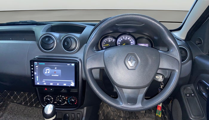2015 Renault Duster 85 PS RXE DIESEL, Diesel, Manual, 1,18,770 km, Steering Wheel Close Up