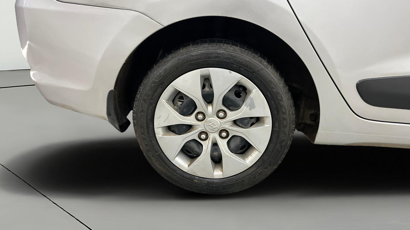 2015 Hyundai Xcent S 1.2, Petrol, Manual, 63,478 km, Right Rear Wheel