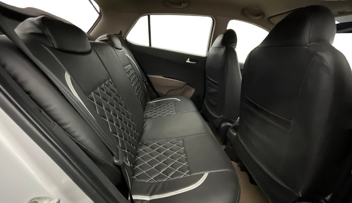 2016 Hyundai Grand i10 SPORTZ 1.2 KAPPA VTVT, Petrol, Manual, 67,082 km, Right Side Rear Door Cabin