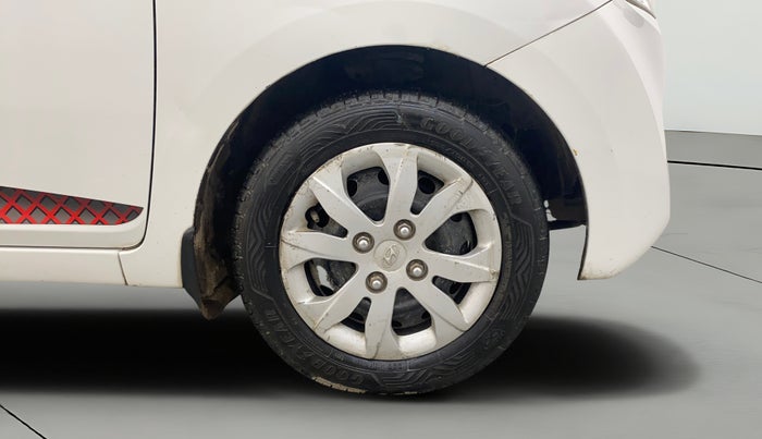 2014 Hyundai Eon 1.0 MAGNA +, Petrol, Manual, 52,140 km, Right Front Wheel