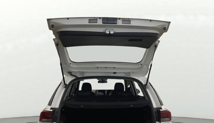 2022 KIA SONET HTX ANNIVERSARY EDITION 1.0 IMT, Petrol, Manual, 17,112 km, Boot Door Open