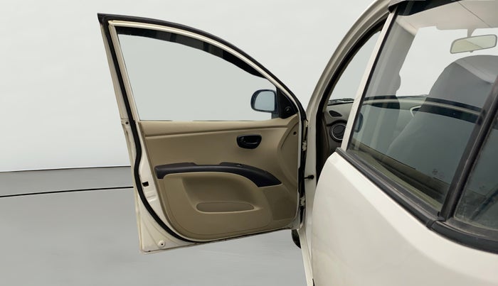 2015 Hyundai i10 MAGNA 1.1, CNG, Manual, 54,843 km, LHS Front Door