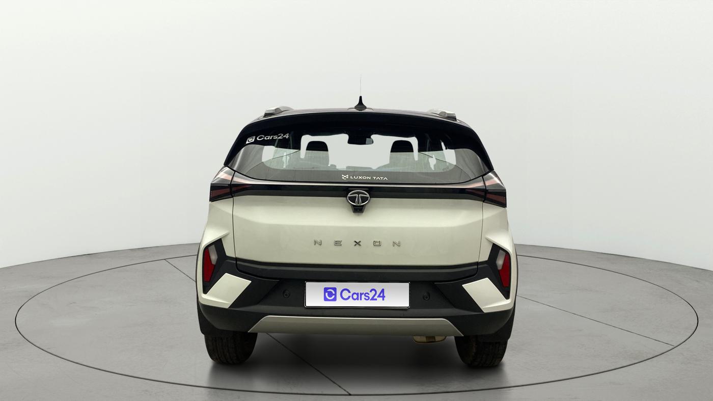 2023 Tata NEXON FEARLESS + SUNROOF DCA DUAL TONE 1.2 PETROL, Petrol, Automatic, 27,989 km, Back/Rear