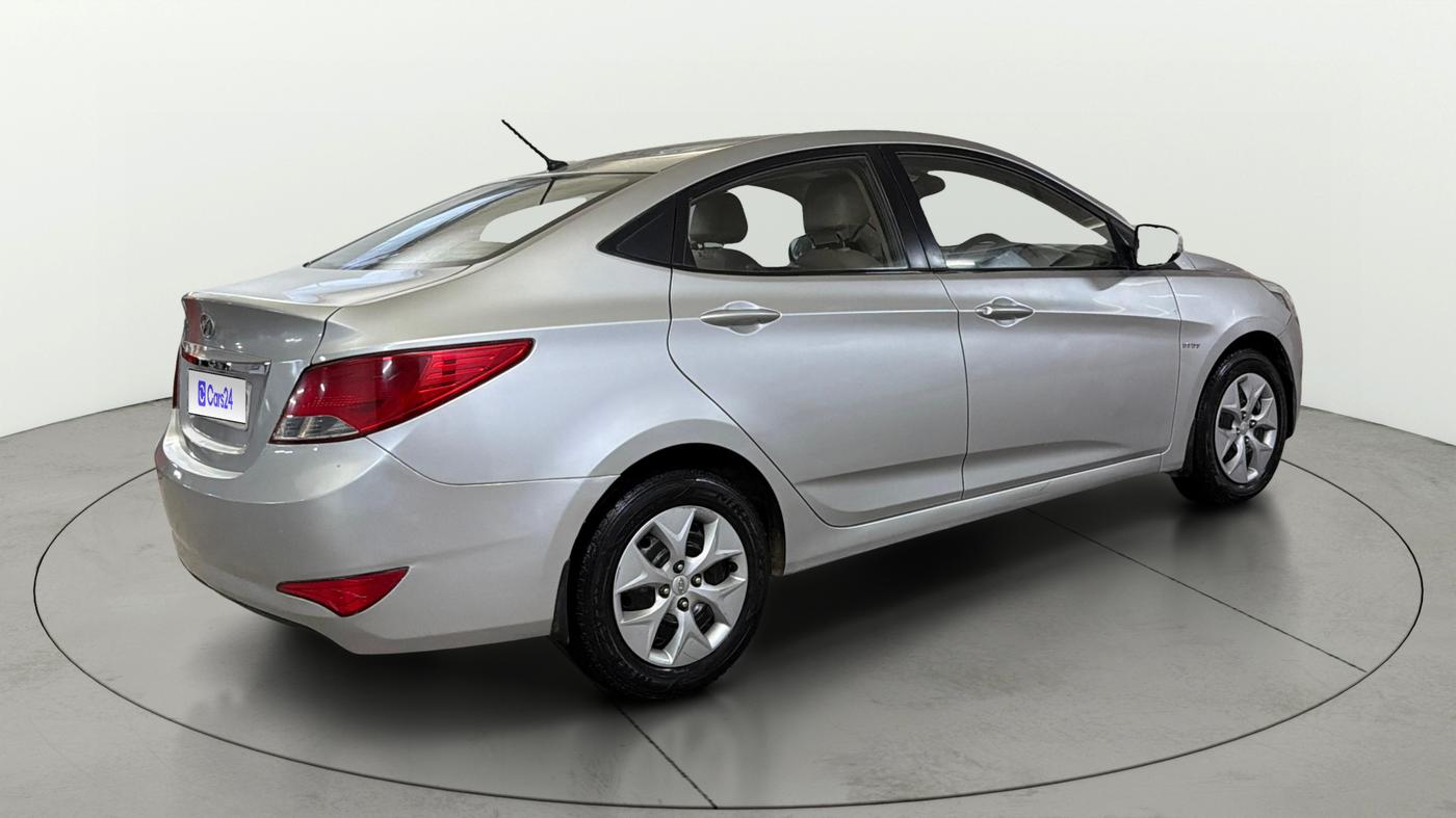 2016 Hyundai Verna 1.6 VTVT S, Petrol, Manual, 76,832 km, Right Back Diagonal