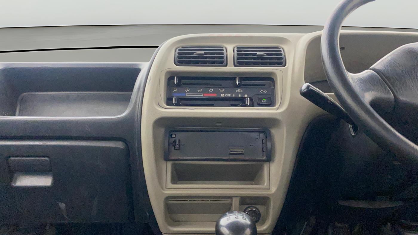 2017 Maruti Eeco 5 STR WITH A/C+HTR, Petrol, Manual, 1,25,143 km, Air Conditioner