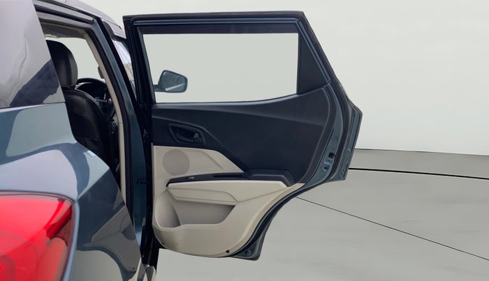 2022 Mahindra XUV300 W4 1.5 DIESEL, Diesel, Manual, 49,824 km, RHS Rear Door