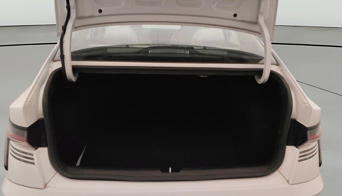 2025 Hyundai Verna SX(O) 1.5 MPI IVT , Petrol, Automatic, 1,398 km, Boot Open Zoomed View