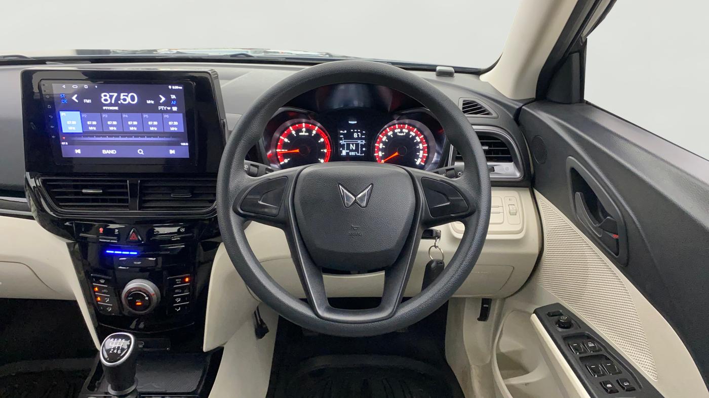 2024 Mahindra XUV 3XO MX1 1.2 L TCMPFi, Petrol, Manual, 6,906 km, Steering Wheel Close Up