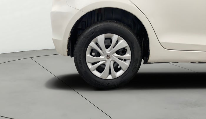 2014 Maruti Swift VXI, Petrol, Manual, 19,993 km, Right Rear Wheel
