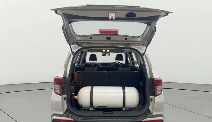 2022 KIA CARENS PRESTIGE 1.5 PETROL 7 STR, CNG, Manual, 14,845 km, Boot Door Open