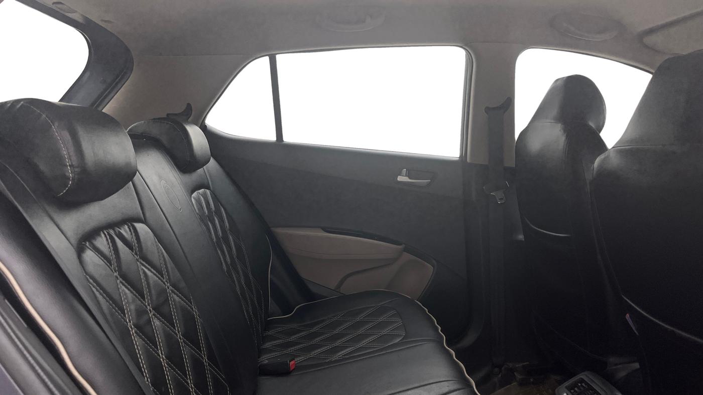 2015 Hyundai Grand i10 ASTA 1.1 CRDI, Diesel, Manual, 53,864 km, Right Side Rear Door Cabin