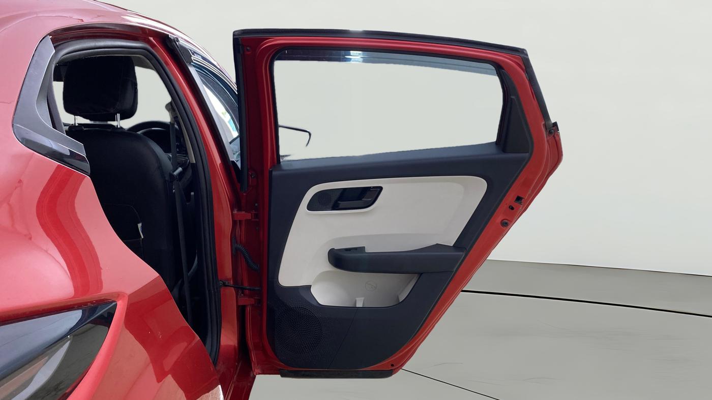2022 Tata ALTROZ XT PETROL, Petrol, Manual, 25,569 km, RHS Rear Door