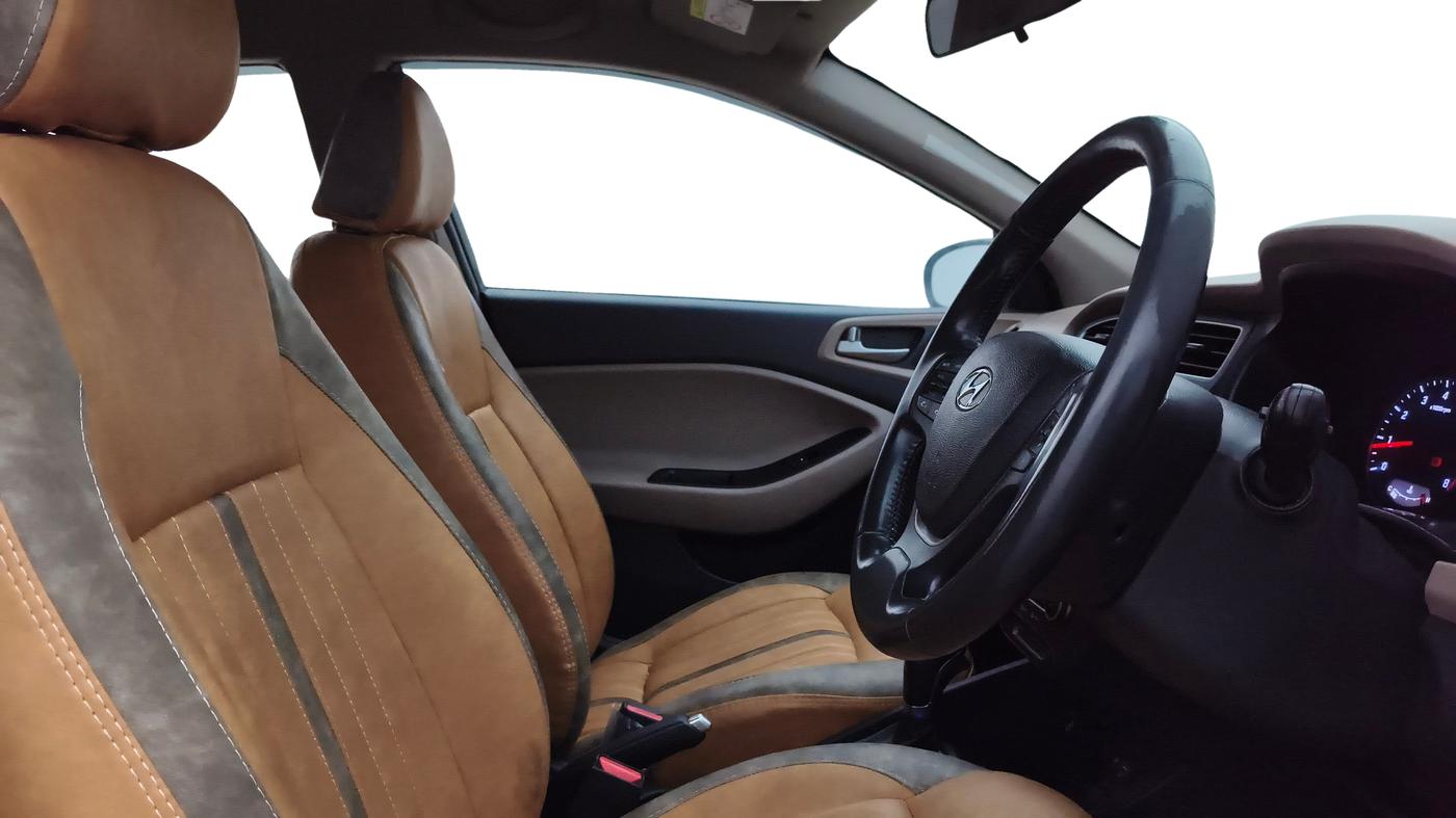 2019 Hyundai Elite i20 ASTA (O) CVT, Petrol, Automatic, 1,28,814 km, Right Side Front Door Cabin