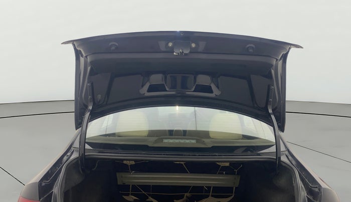 2013 Volkswagen Vento COMFORTLINE DIESEL 1.6, Diesel, Manual, 1,23,502 km, Boot Door Open