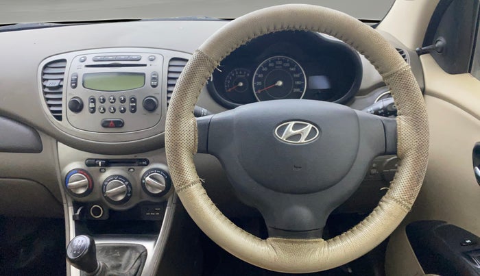 2016 Hyundai i10 SPORTZ 1.1, Petrol, Manual, 32,772 km, Steering Wheel Close Up