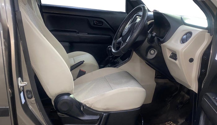 2021 Maruti New Wagon-R LXI CNG 1.0, CNG, Manual, 1,22,230 km, Right Side Front Door Cabin